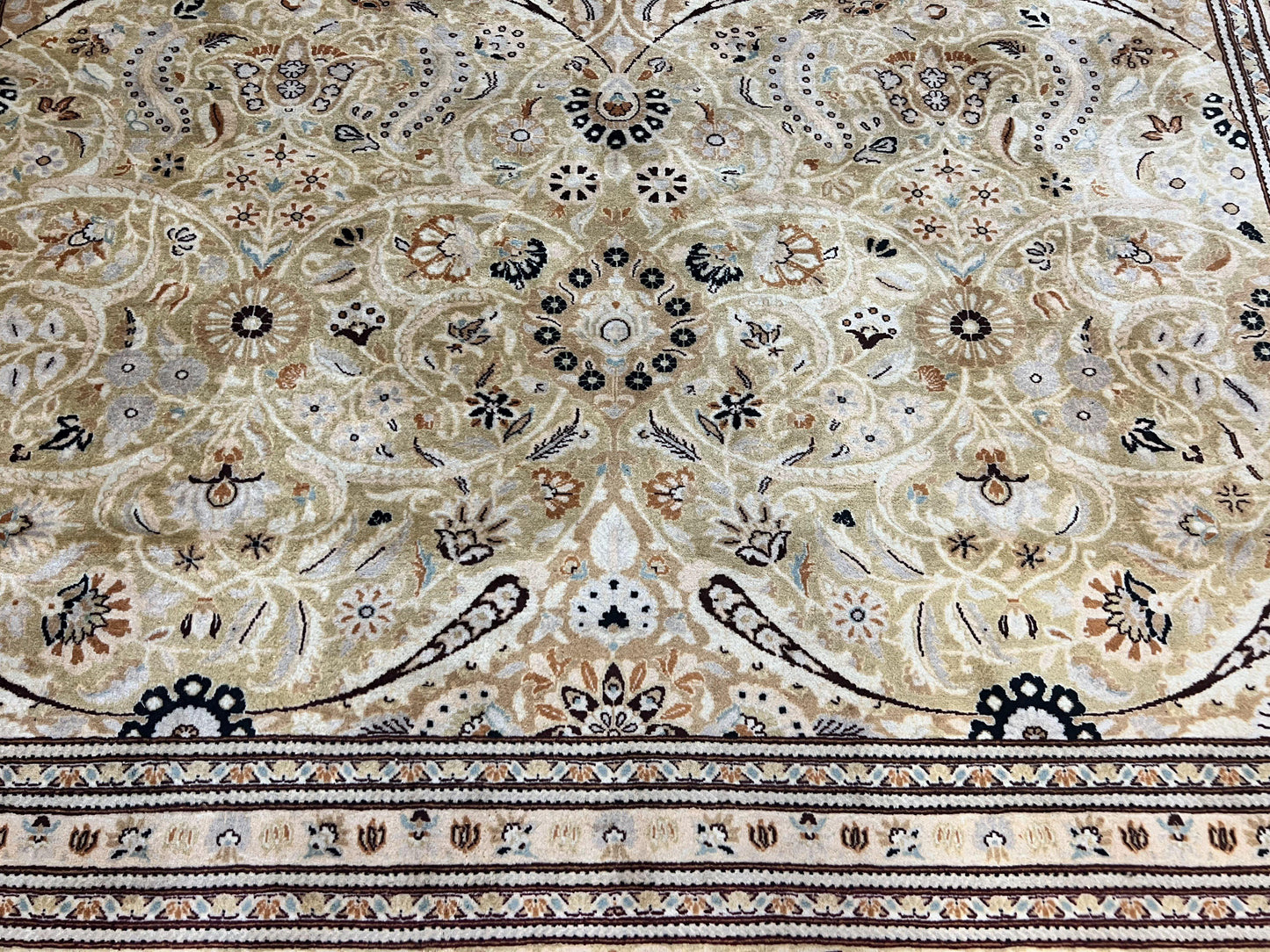 Persian Rug Hand Knotted Wool 8x10 Vintage Safavieh Gold Tan