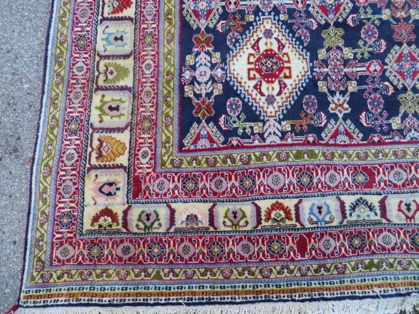 Persian Shiraz Rug Handmade Tribal Pattern