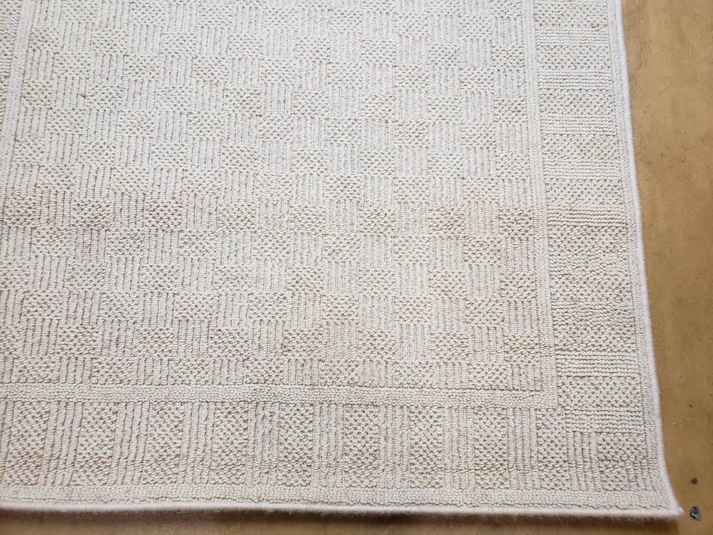 Karastan Chaumiere Rug 3x5 Creme Textured Squares II Pattern Wool Blend