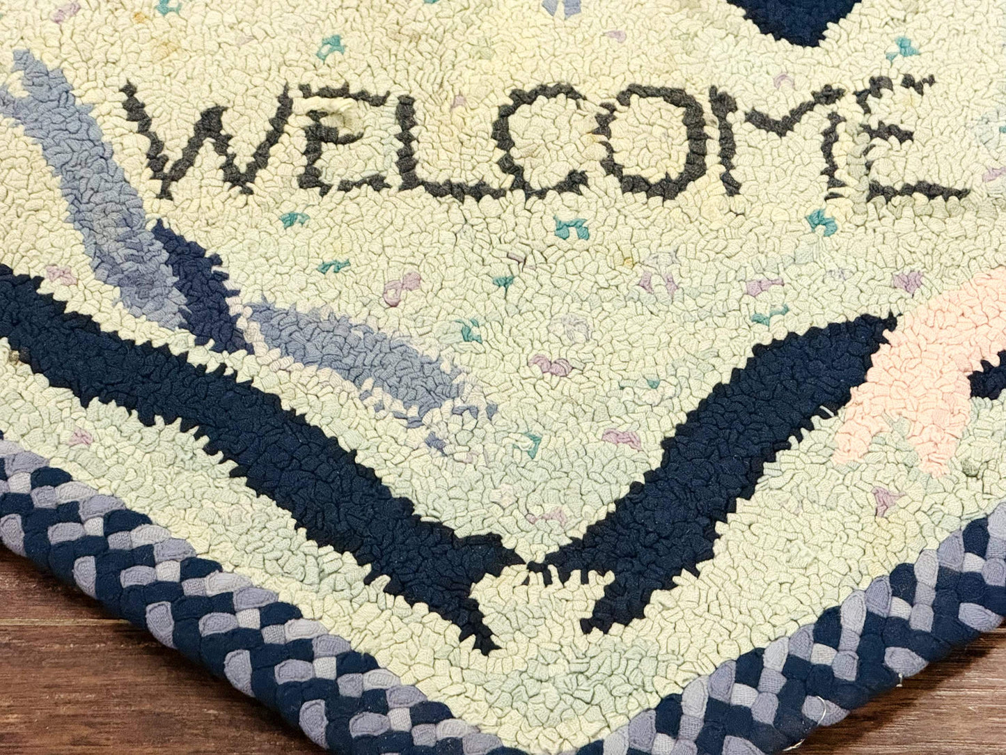 American Hooked Rug Heart Shaped Welcome Mat Vintage Ivory And Blue