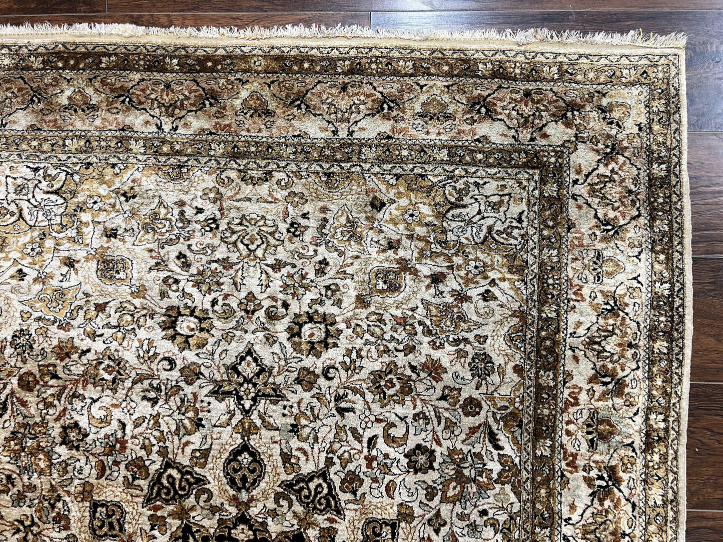 Persian Qum Silk Rug, Floral Medallion, Very Fine 60 Raj 475 KPSI, Handmade Hand Knotted Oriental Carpet, Silk on Silk