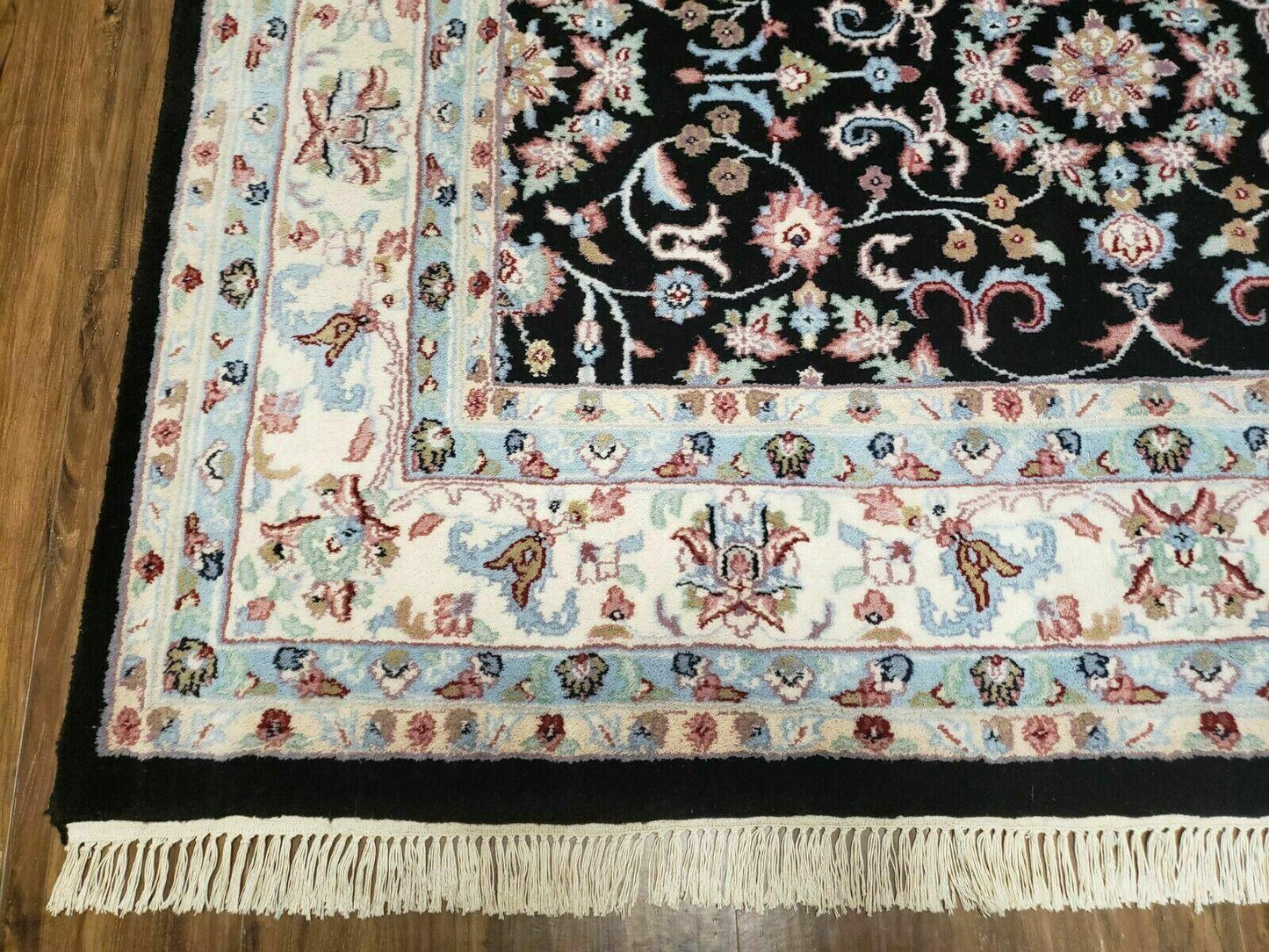 Handmade Indian Agra Wool Rug 6x9 With Vegetable Dyes Black Floral Pattern