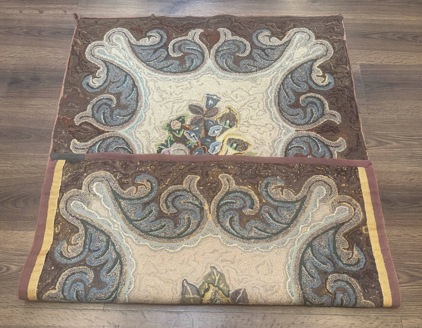 Antique American Hooked Wool Rug Floral Vintage Area Rug Handmade