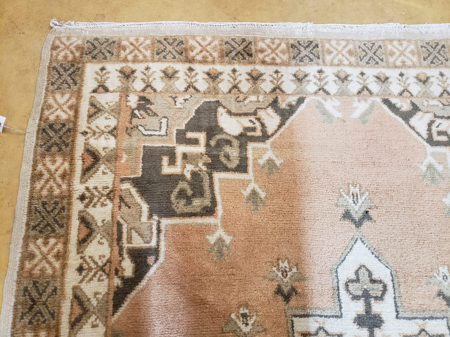 Hand Knotted Moroccan Berber Rug 5x7 Pink Ivory Geometric Medallion Open Field