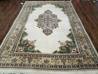 Vintage Handmade Indian Wool Rug 5 Ft 10 In By 8 Ft 11 In Open Field Medallion
