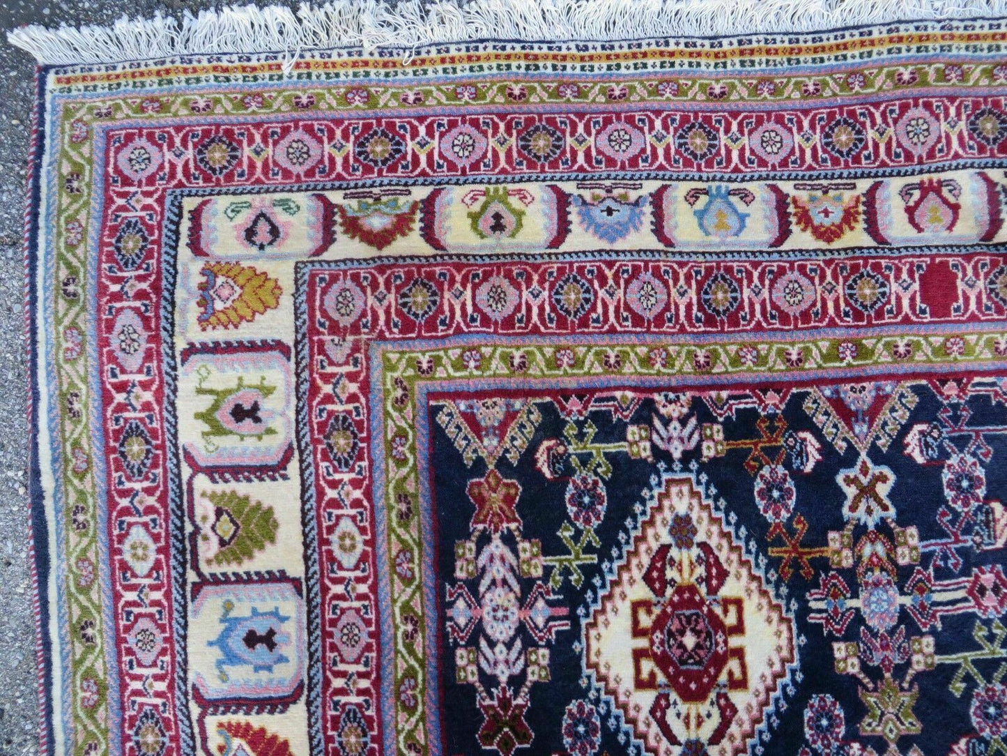Persian Shiraz Rug Handmade Tribal Pattern