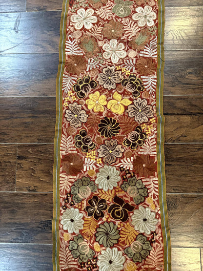 Vintage Table Runner 1.5 x 7.5, Floral
