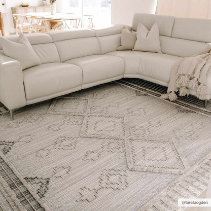 Rustic Area Rug - Amaga Collection for Cozy Home Decor