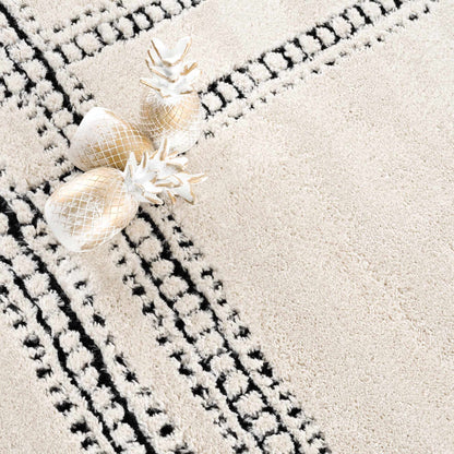 Modern Geometric Area Rug - Black and White Stylish Home Décor
