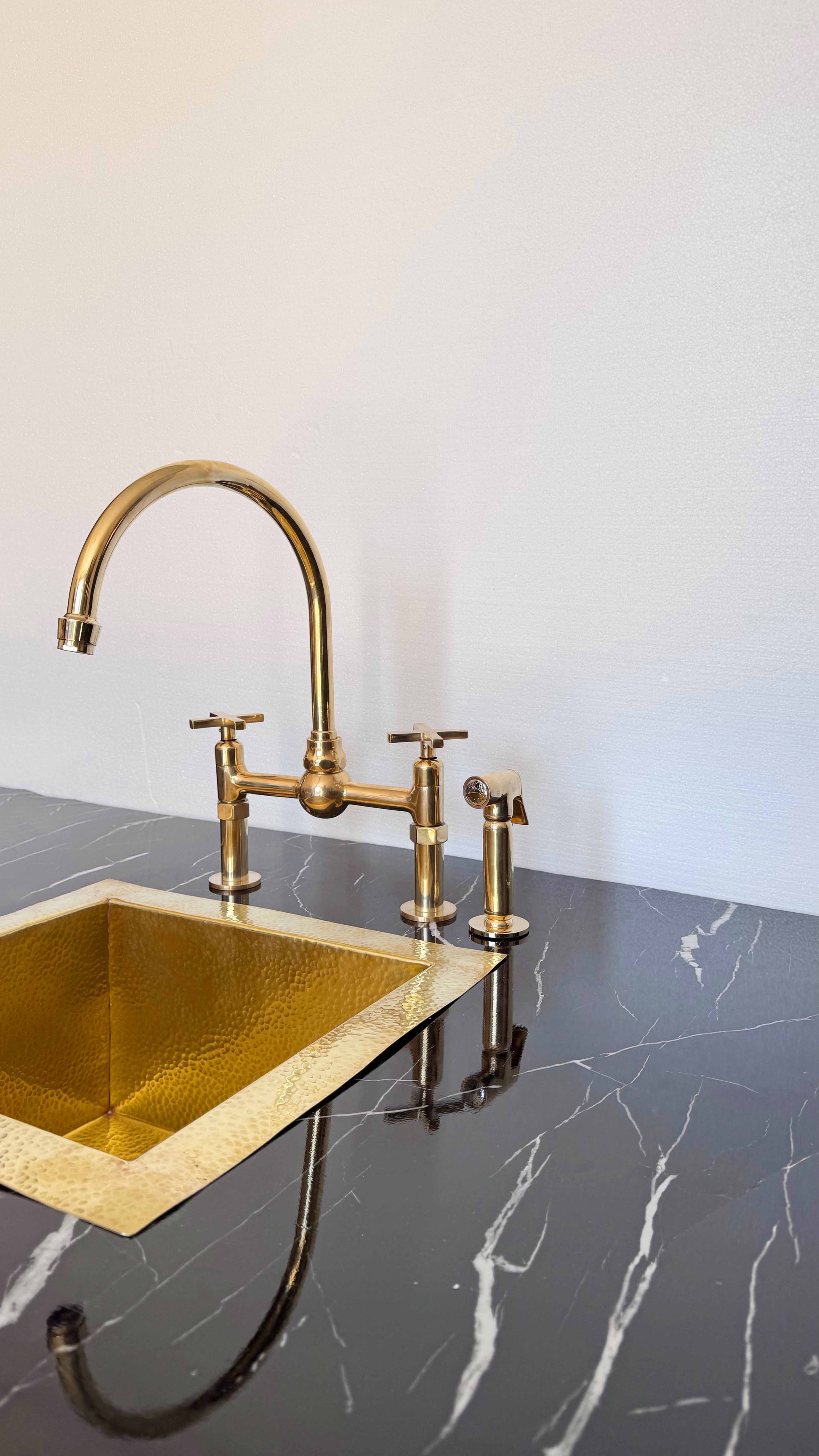 Unlacquered Brass Dual Handle Center Ball Bridge