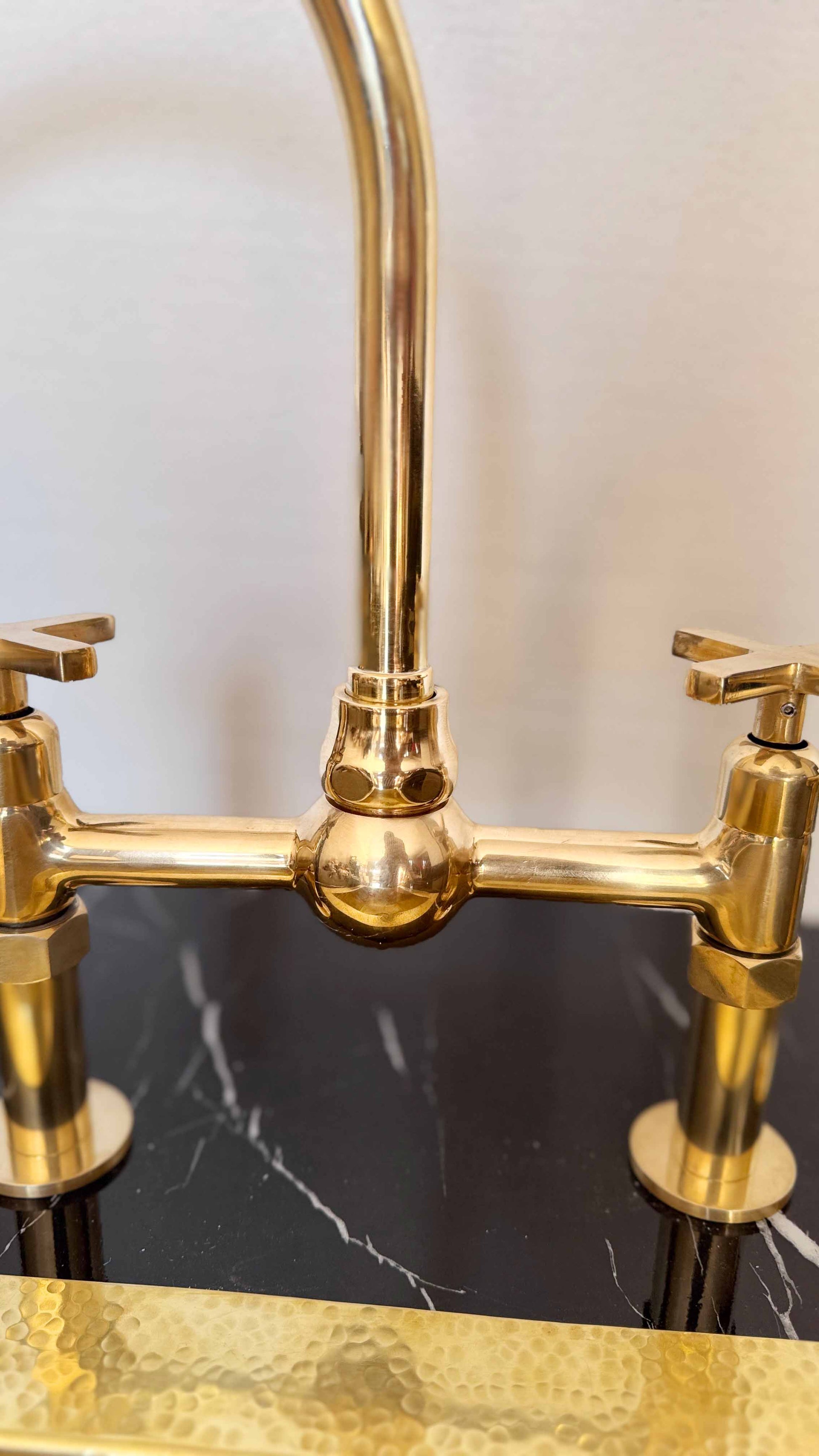 Dual Handle Center Ball Bridge
