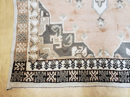 Hand Knotted Moroccan Berber Rug 5x7 Pink Ivory Geometric Medallion Open Field