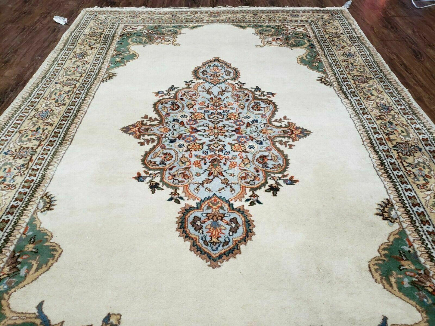 Vintage Handmade Indian Wool Rug 5 Ft 10 In By 8 Ft 11 In Open Field Medallion