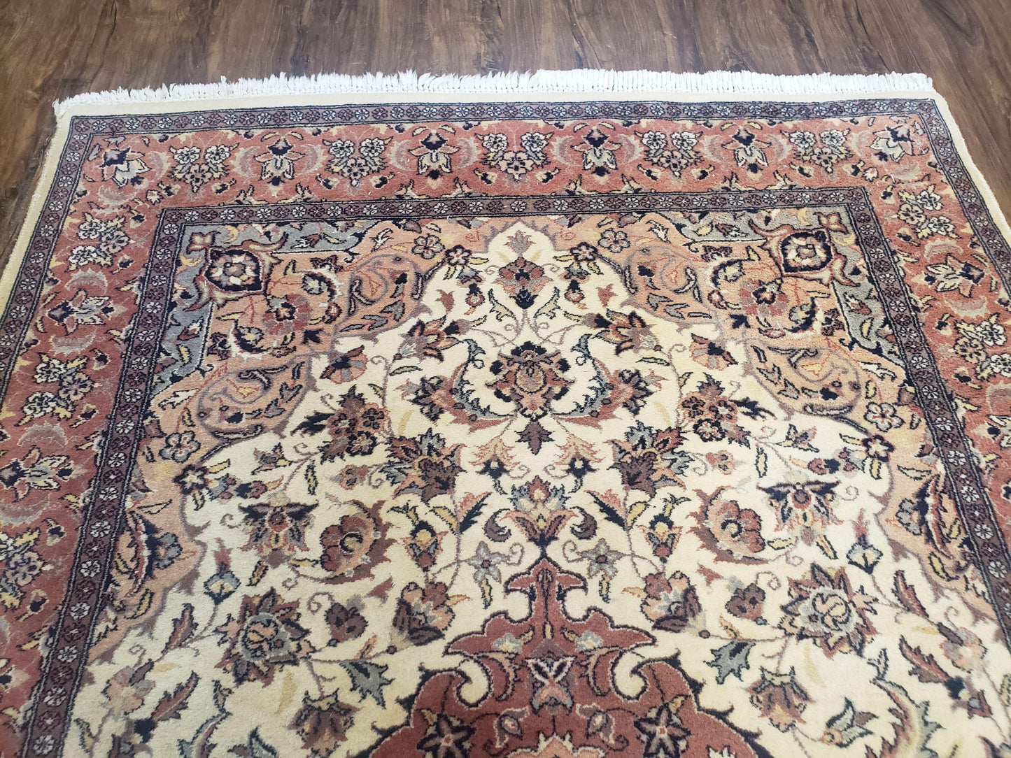 Handmade Pakistani Floral Wool Rug 4x6 Vegetable Dyes Carpet Beige Salmon