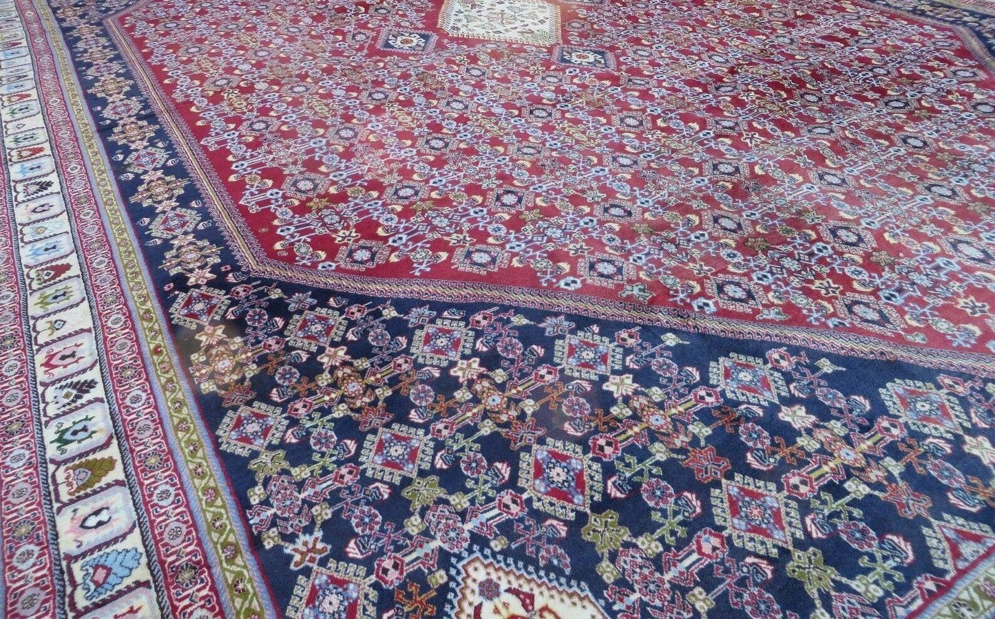 Persian Shiraz Rug Handmade Tribal Pattern
