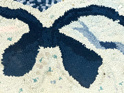 American Hooked Rug Heart Shaped Welcome Mat Vintage Ivory And Blue