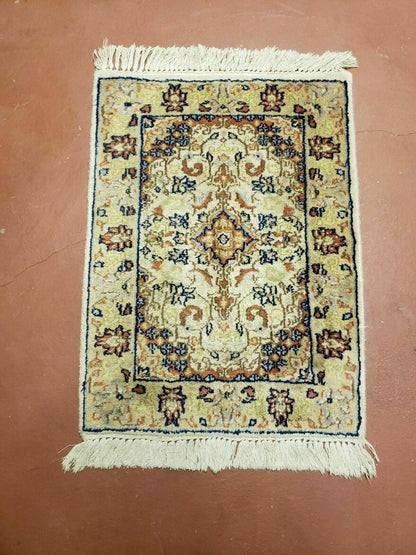 1' 8" X 2' 4" Handmade Floral Oriental Wool Rug Carpet Ivory
