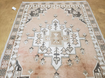 Hand Knotted Moroccan Berber Rug 5x7 Pink Ivory Geometric Medallion Open Field