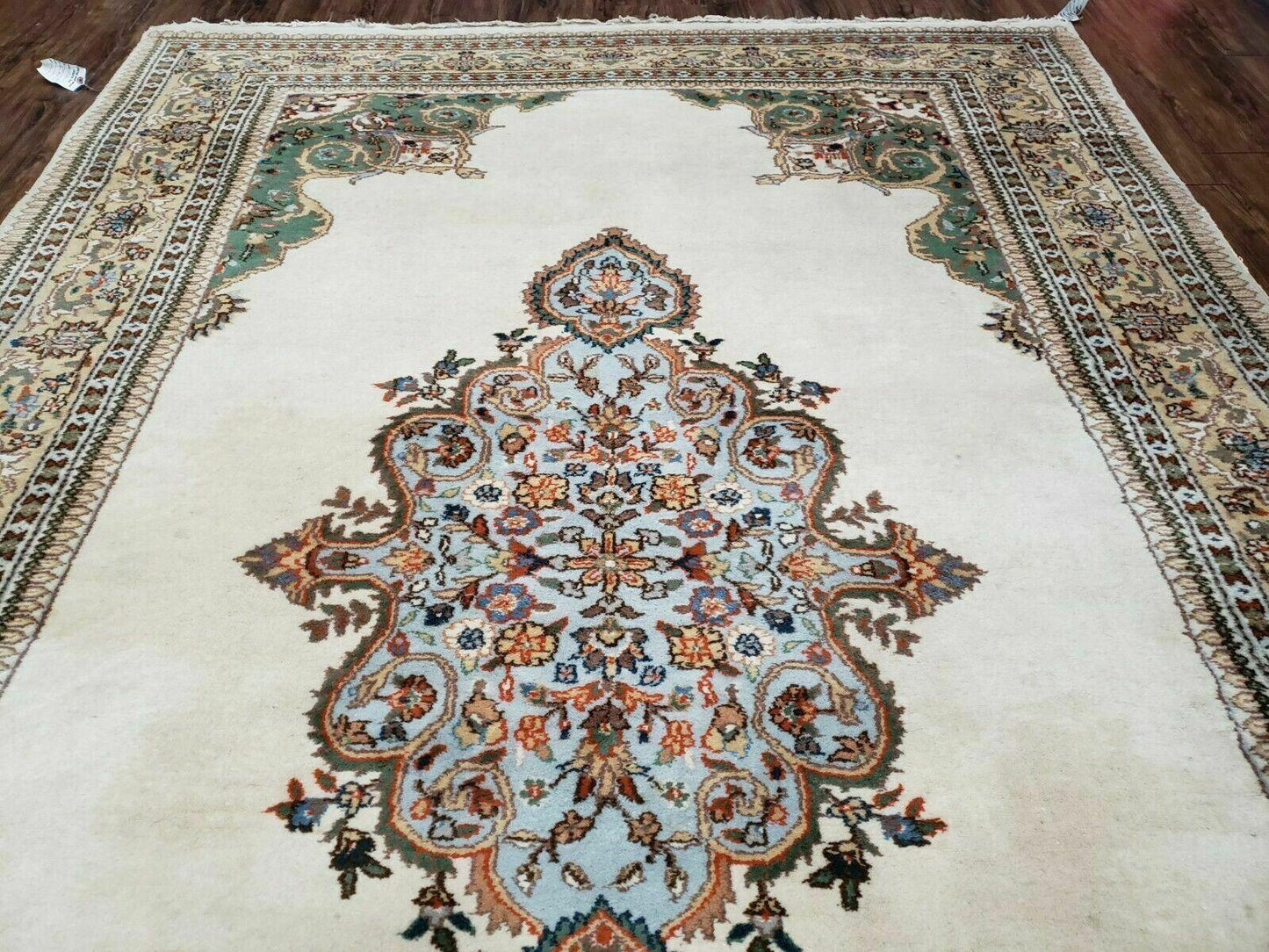 Vintage Handmade Indian Wool Rug 5 Ft 10 In By 8 Ft 11 In Open Field Medallion