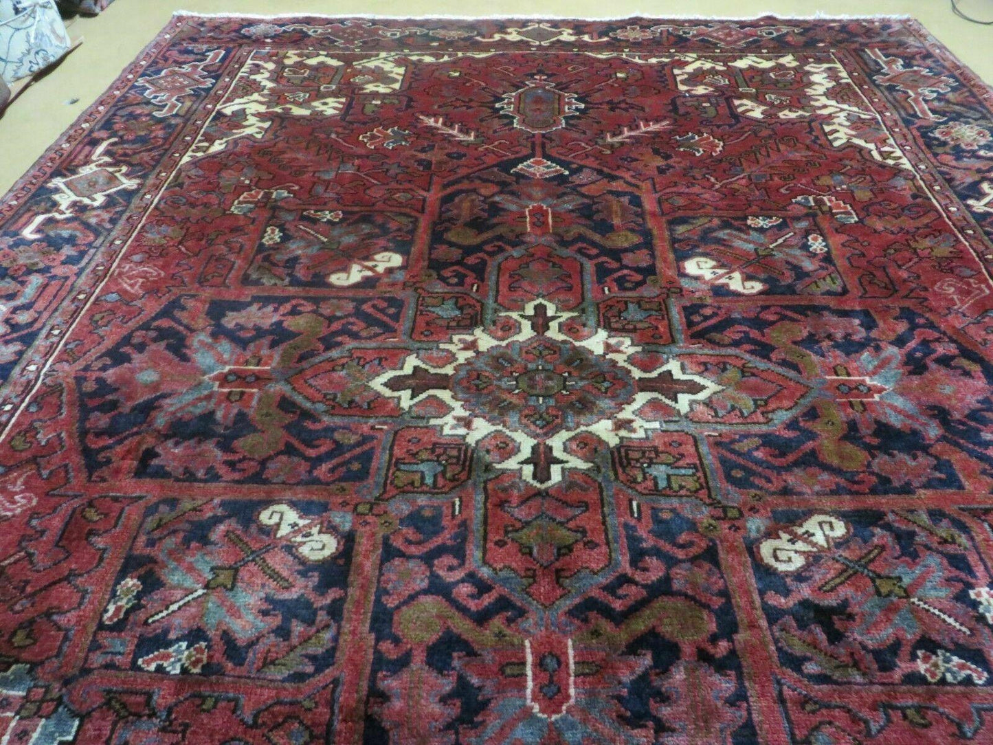 Persian Heriz Rug 8x11 Hand Knotted Wool Geometric Medallion Vintage