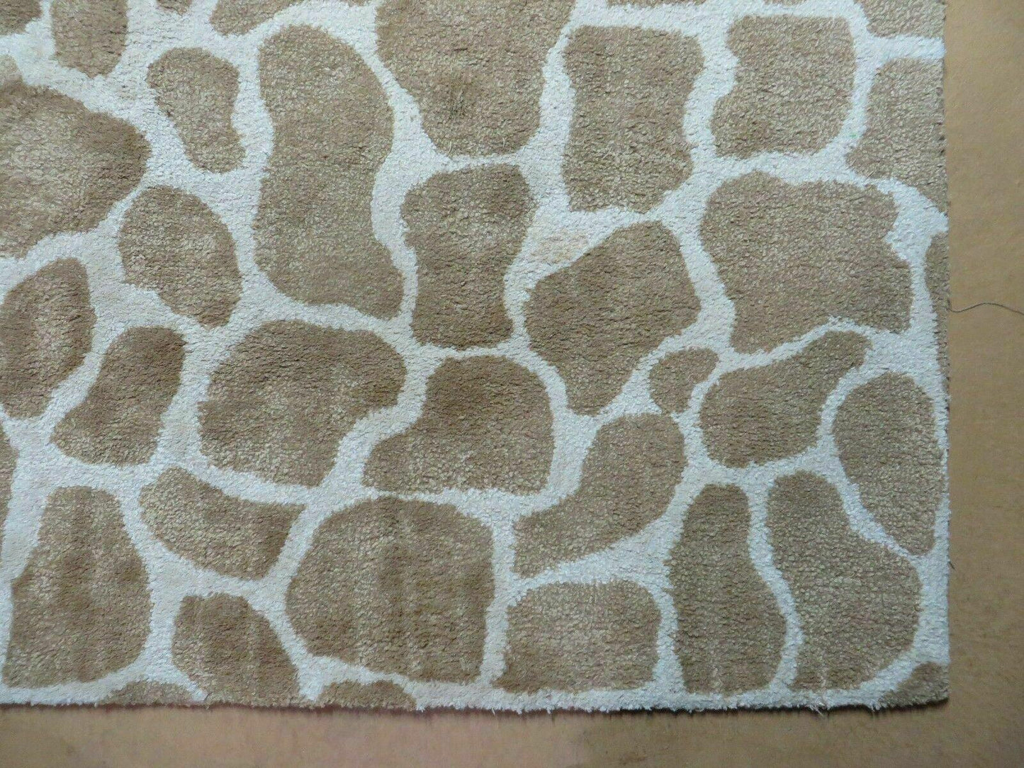 Safavieh Hand Tufted Wool And Viscose 6x9 Rug Modern Design