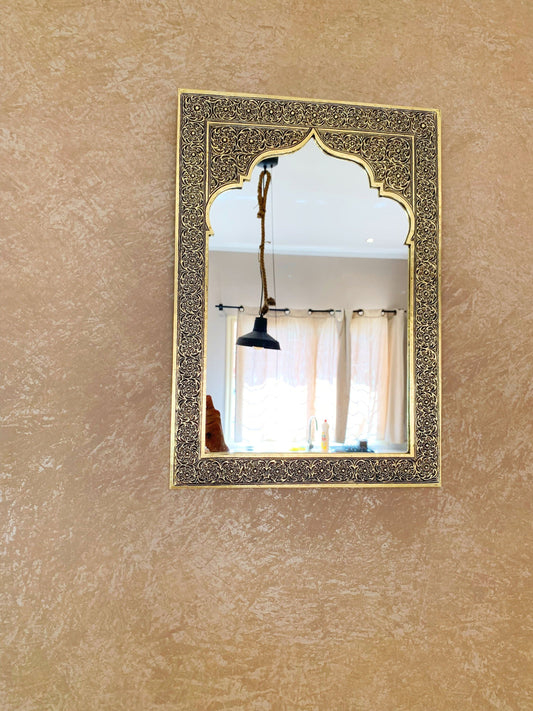 Miroir mural marocain en laiton doré