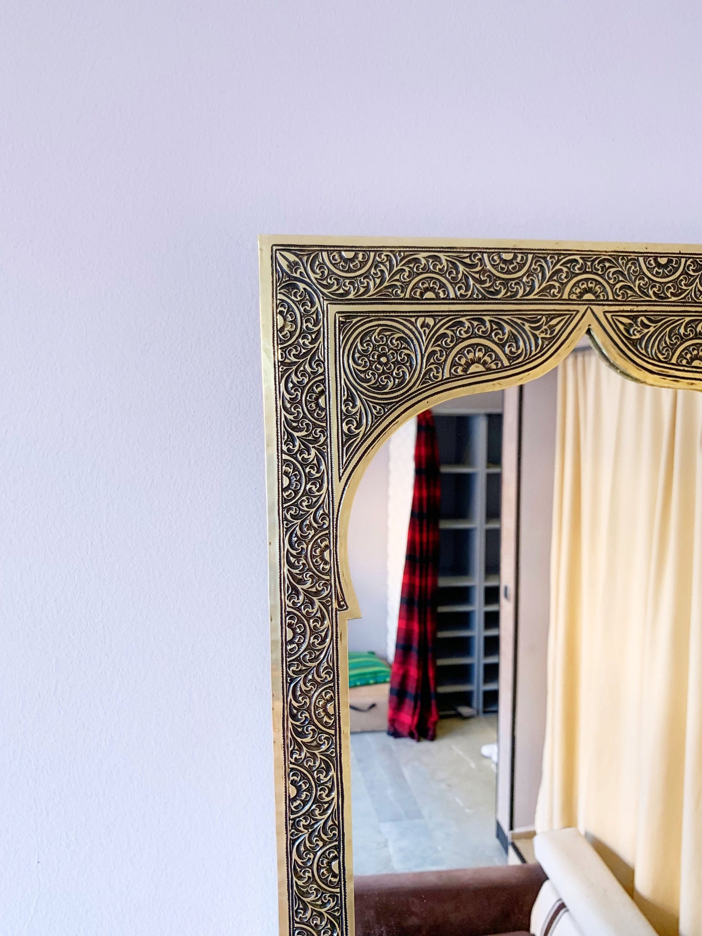 Miroir en laiton fait main en forme d'arche marocaine