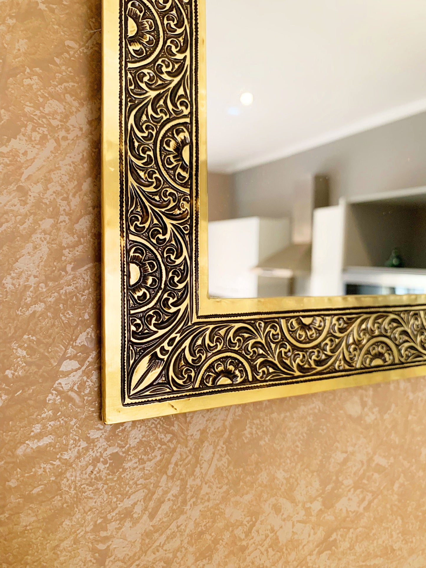 Miroir en laiton fait main en forme d'arche marocaine